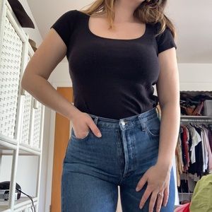 Black scoop neck baby tee